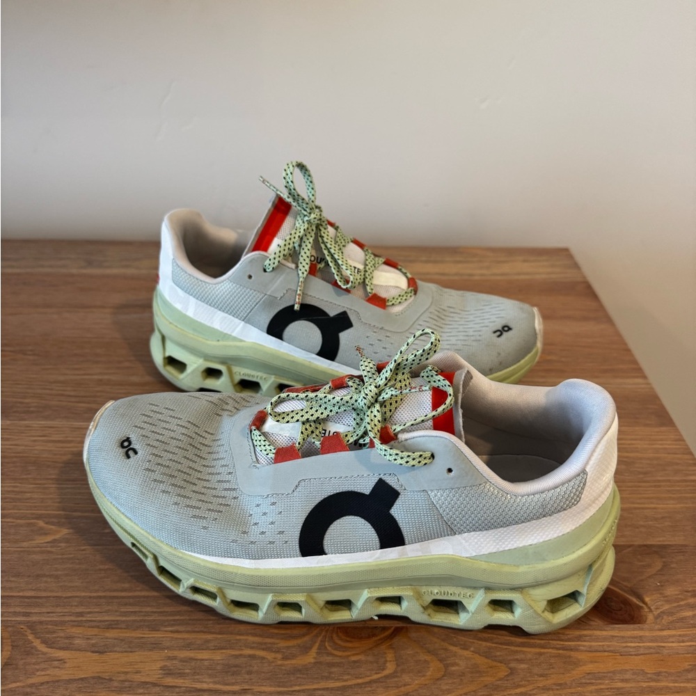On Cloud Running Shoes, Cloudmonsters, Size 7.5 W